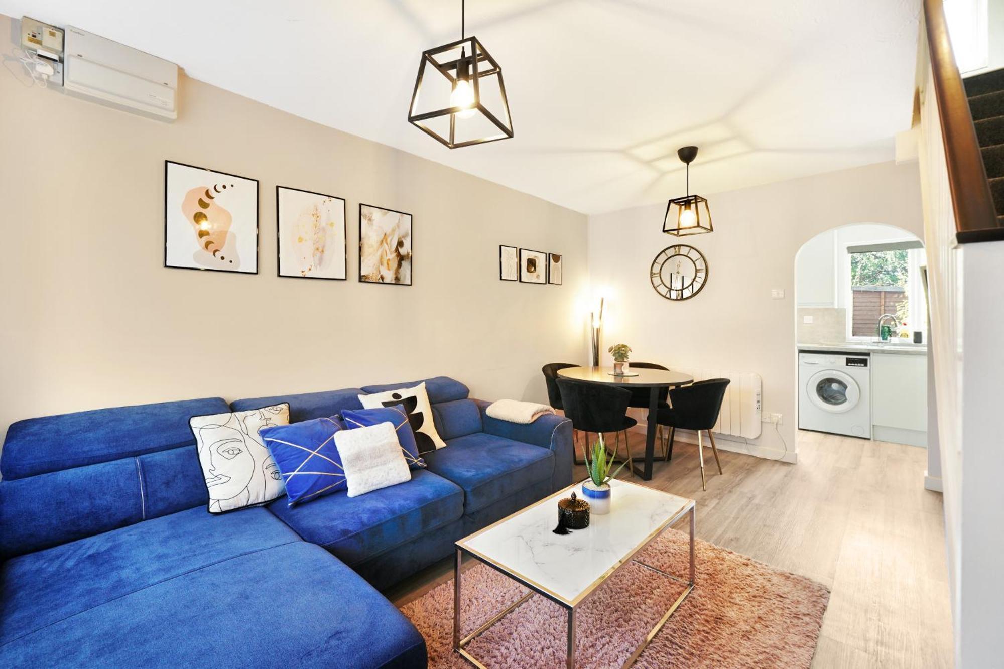 Cosy Corner In Aylesbury Near Stoke Mandeville Hospital & Town Centre With Private Parking מראה חיצוני תמונה
