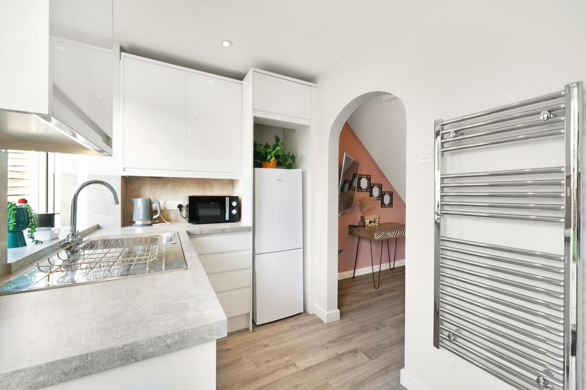 Cosy Corner In Aylesbury Near Stoke Mandeville Hospital & Town Centre With Private Parking מראה חיצוני תמונה