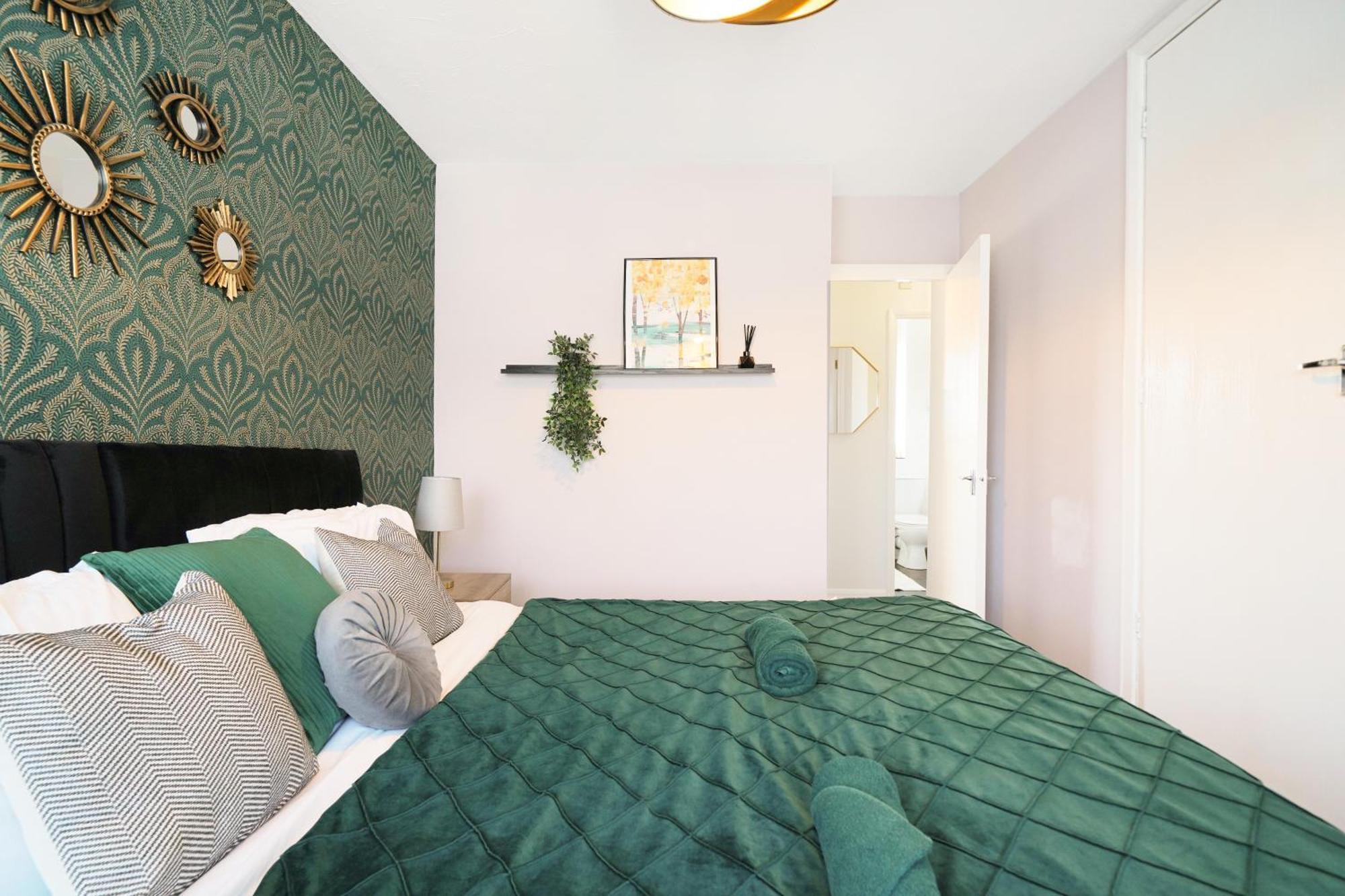 Cosy Corner In Aylesbury Near Stoke Mandeville Hospital & Town Centre With Private Parking מראה חיצוני תמונה